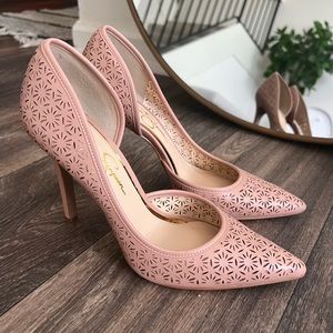Gorgeous Jessica Simpson Eyelet pumps